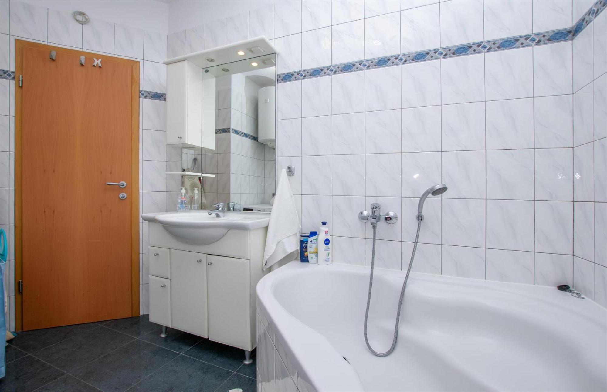 Apartment Zdravko Omiš Buitenkant foto