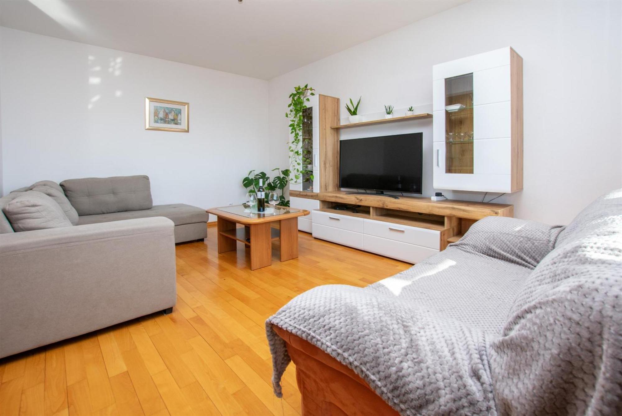 Apartment Zdravko Omiš Buitenkant foto