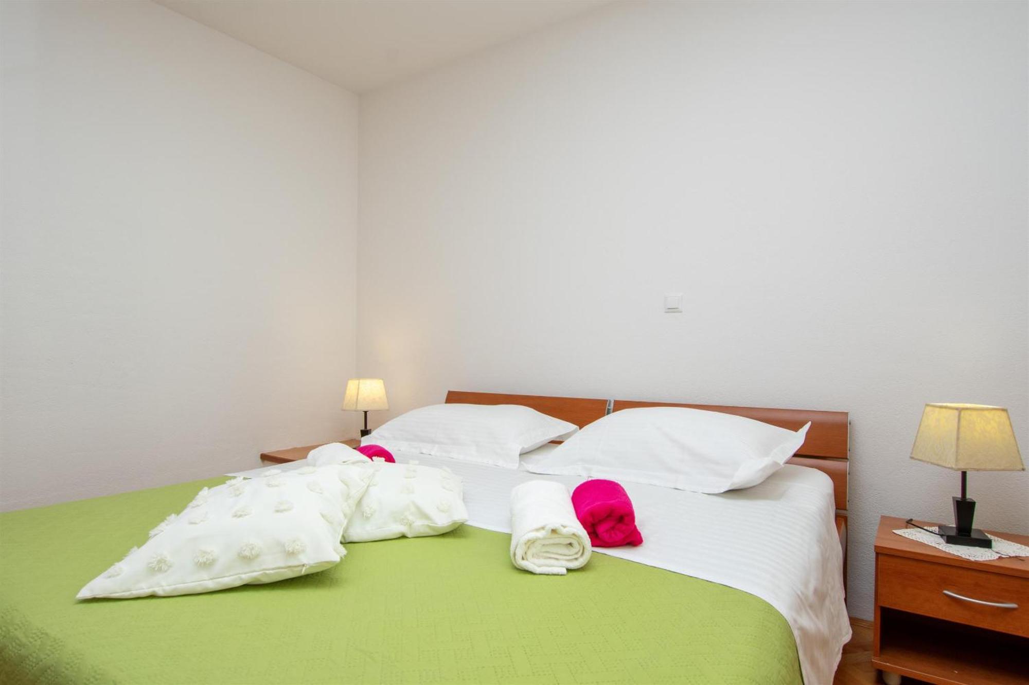 Apartment Zdravko Omiš Buitenkant foto