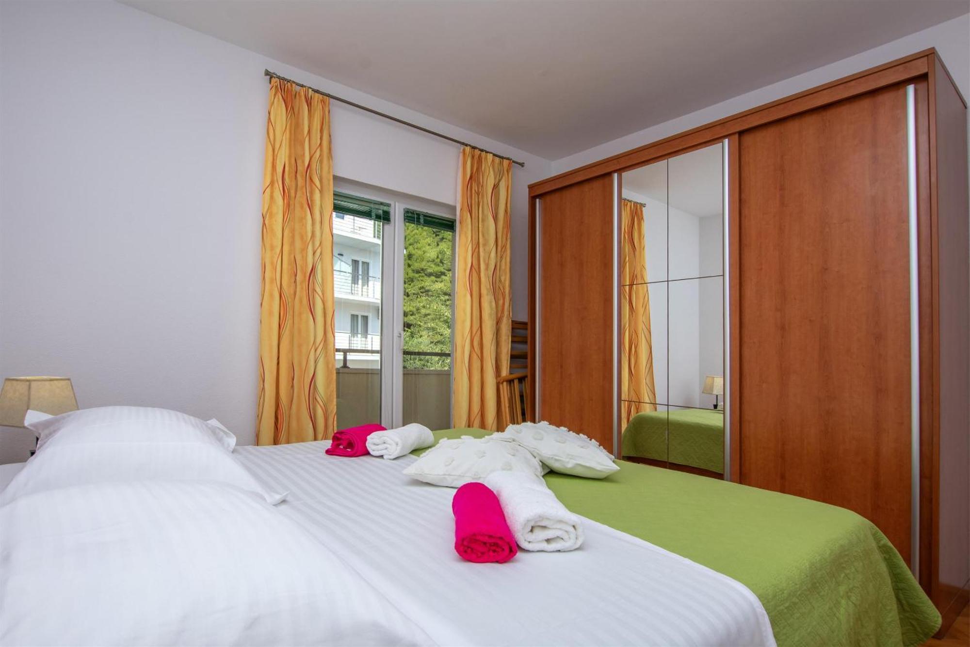 Apartment Zdravko Omiš Buitenkant foto